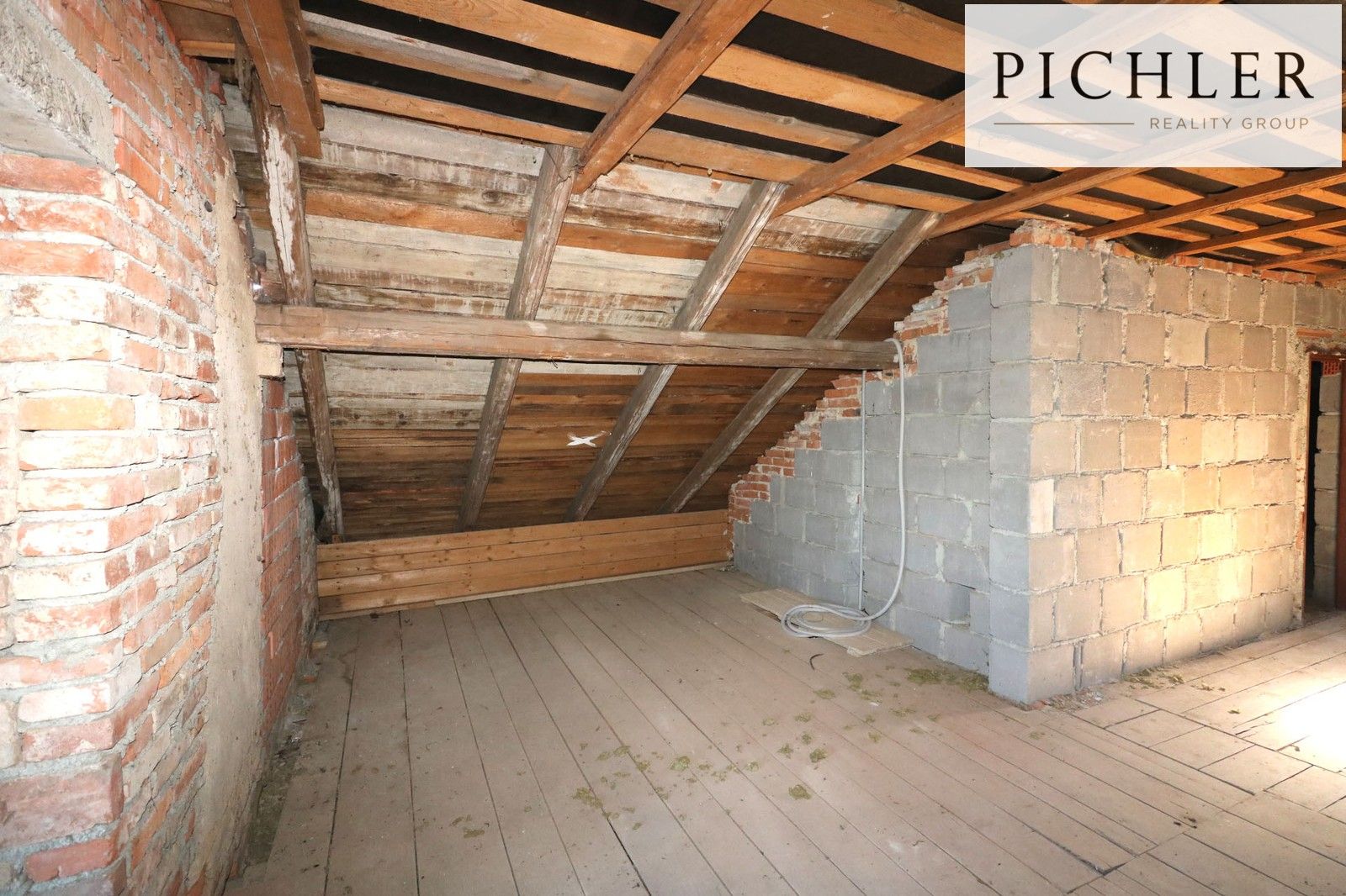 Prodej komerčního prostoru 940 m² - foto 17