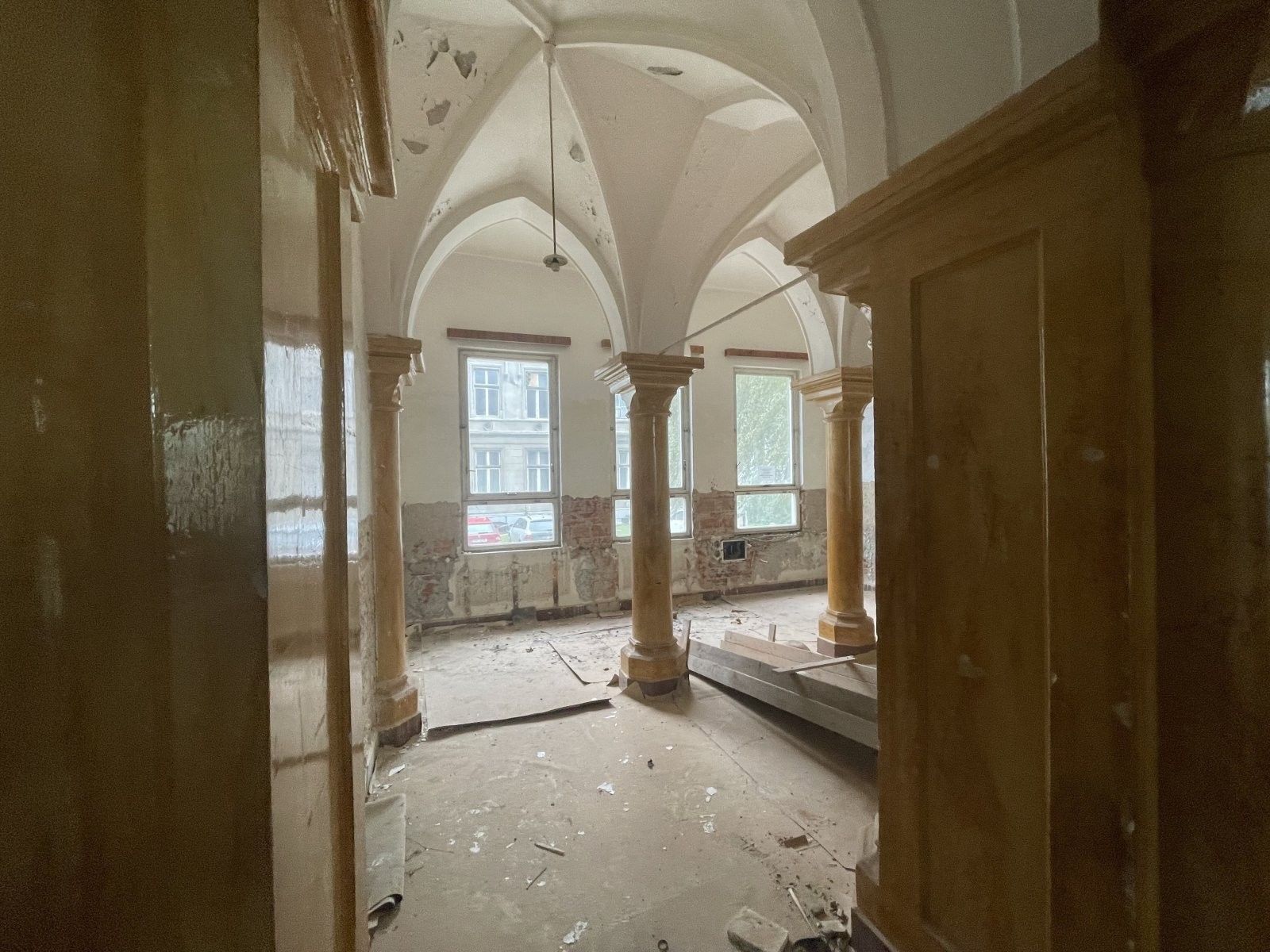 Prodej komerčního prostoru 1000 m² - foto 11