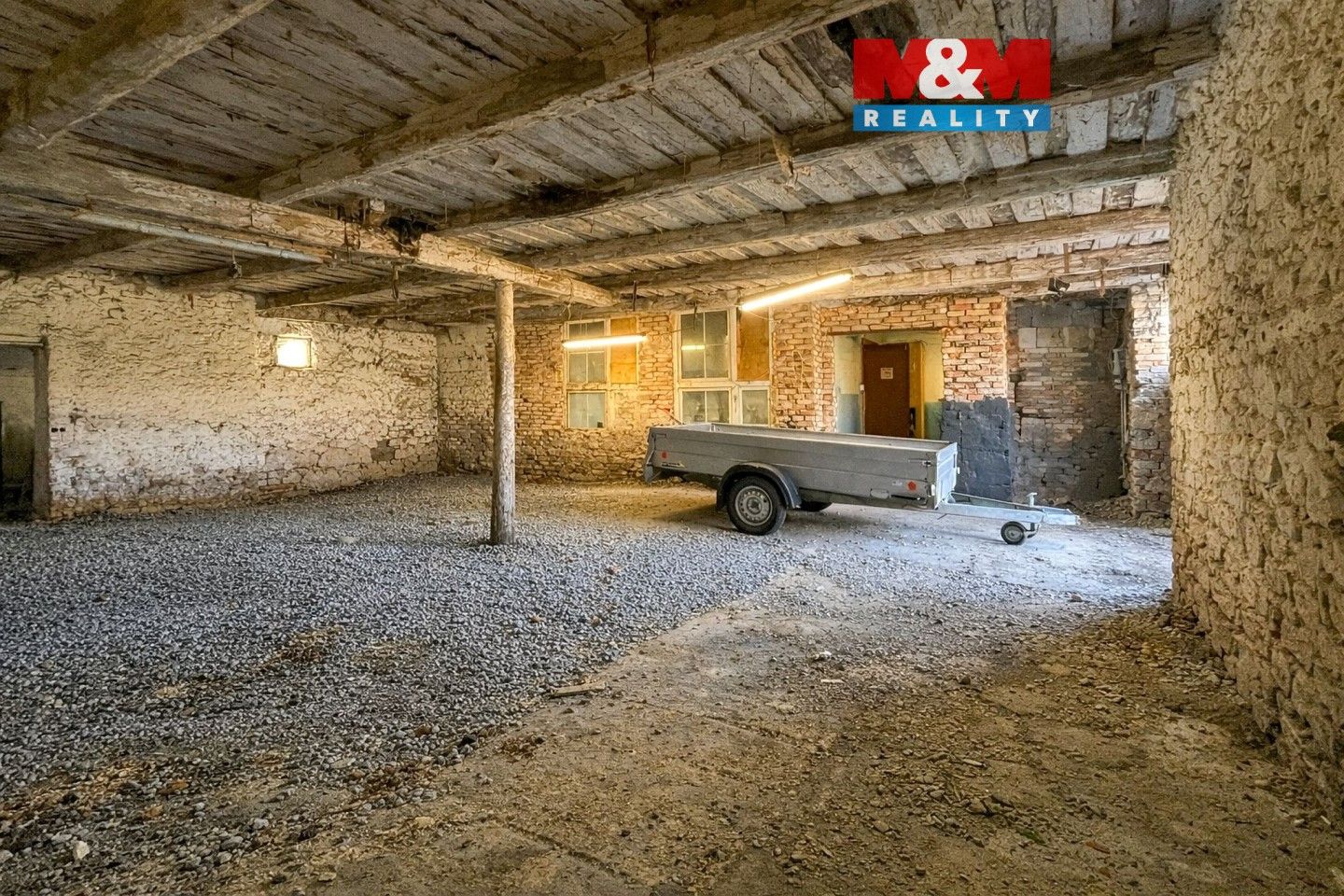 Prodej nemovitosti 135 m² - foto 1