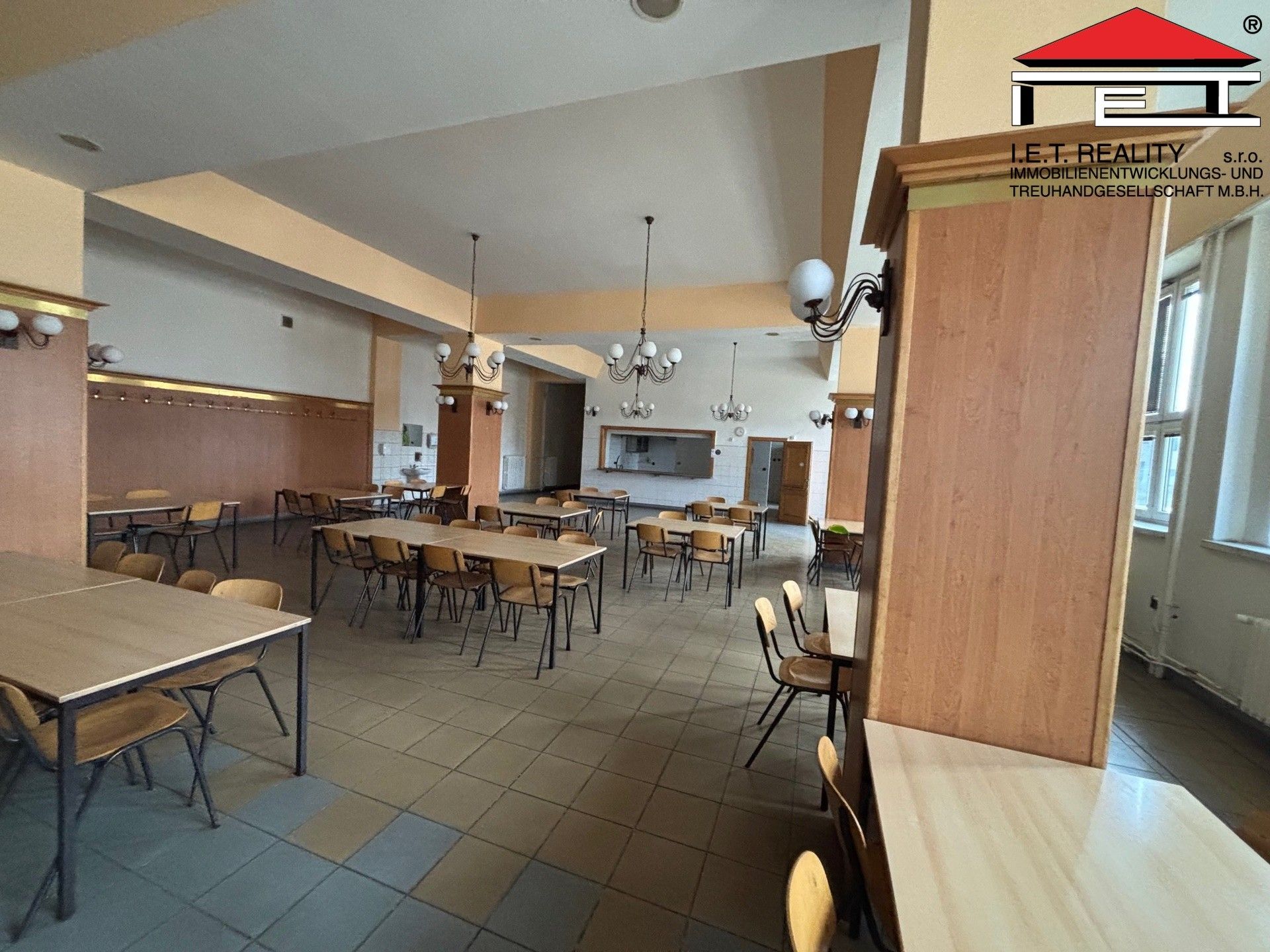 Pronájem komerčního prostoru 785 m² - foto 9