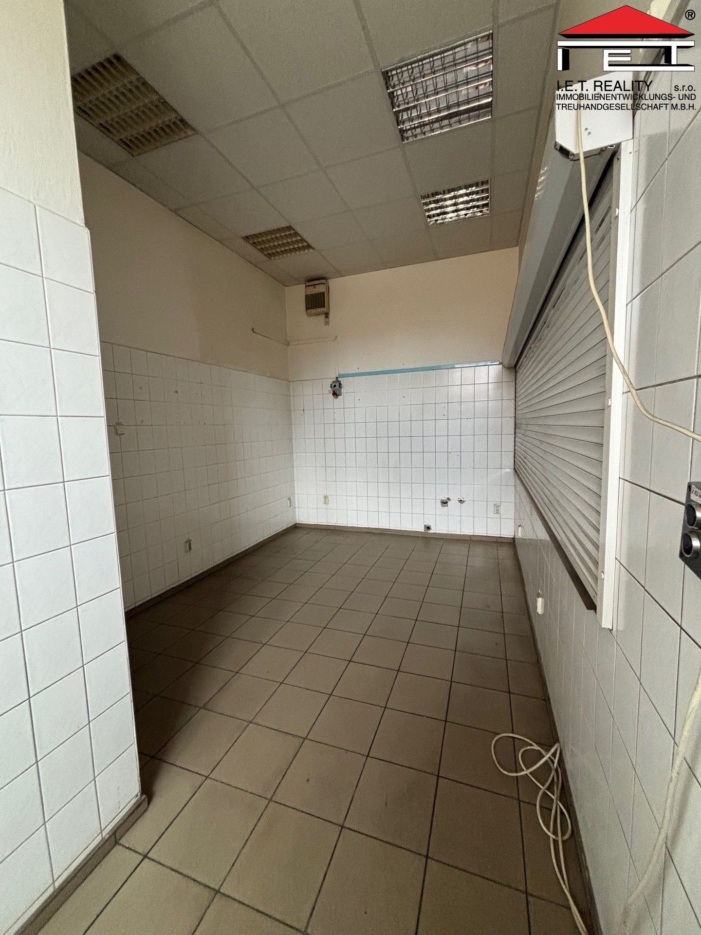 Pronájem komerčního prostoru 785 m² - foto 14
