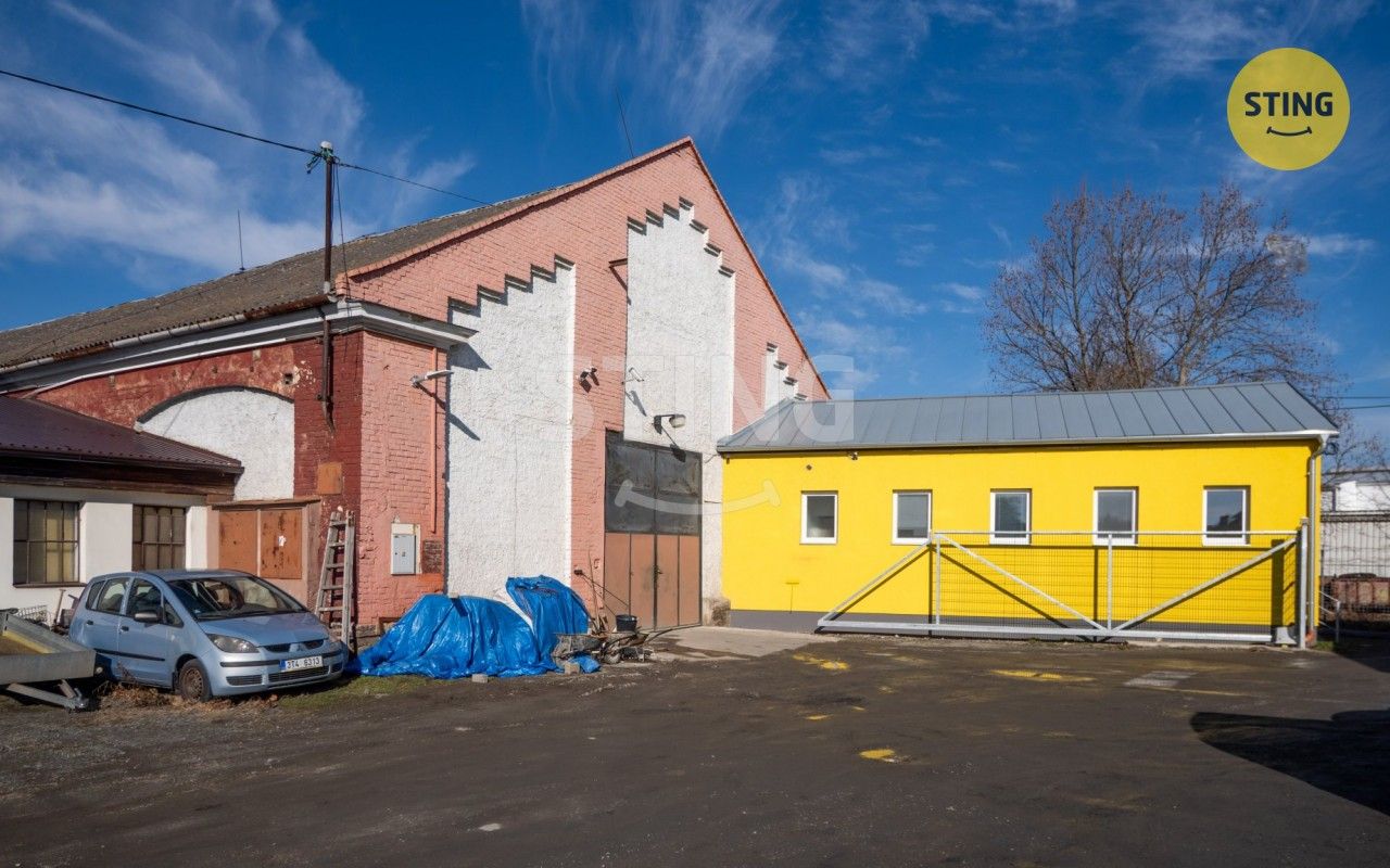 Prodej nemovitosti 1100 m² - foto 3