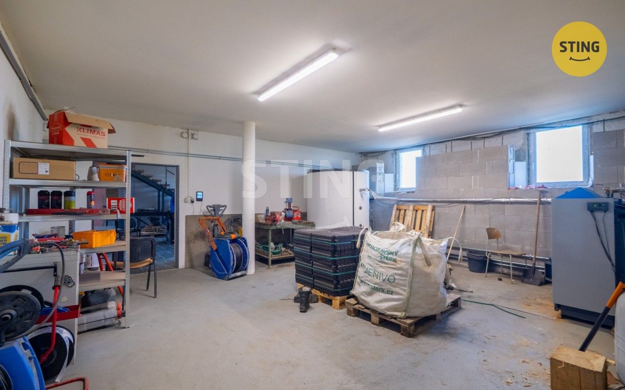 Prodej nemovitosti 1100 m² - foto 9