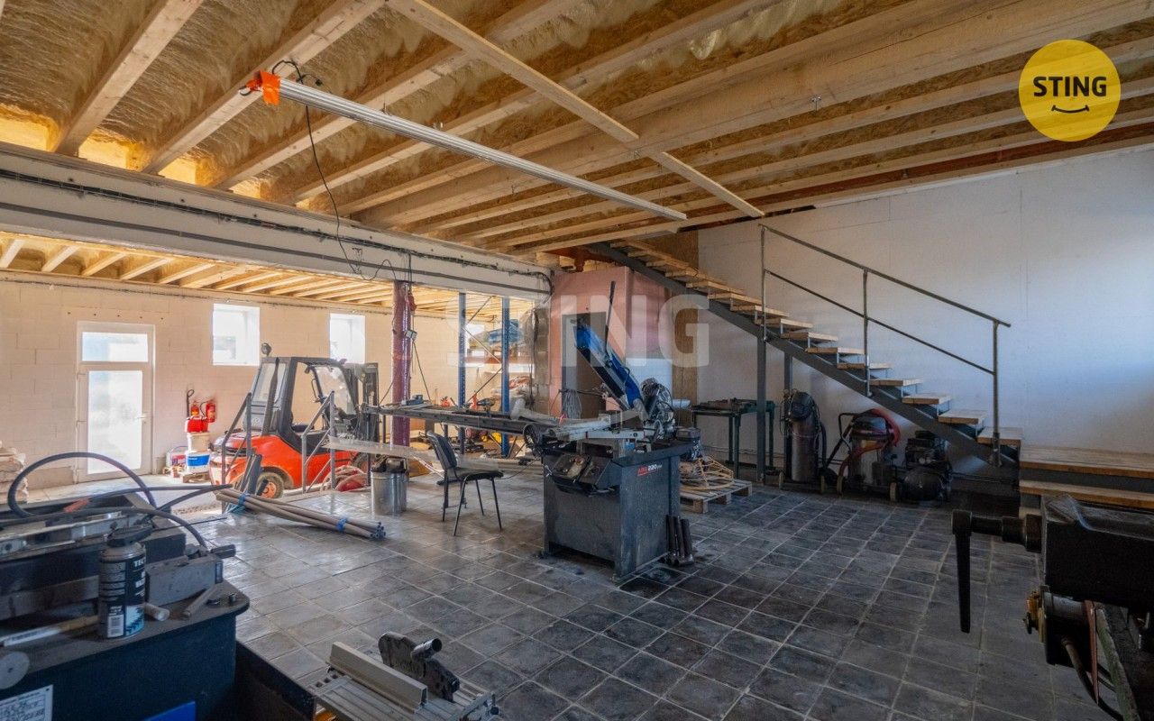 Prodej nemovitosti 1100 m² - foto 16
