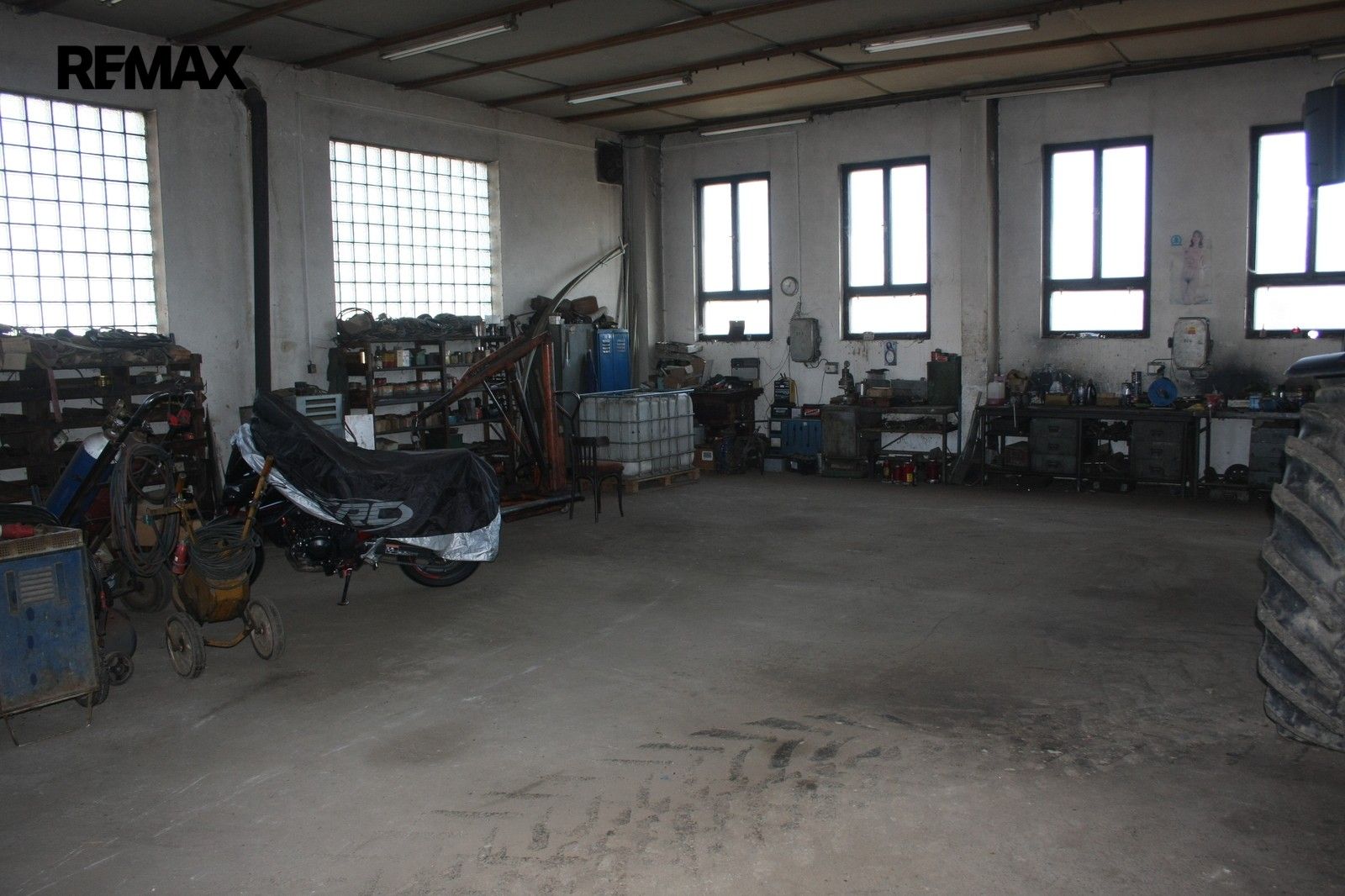 Pronájem nemovitosti 1600 m² - foto 15