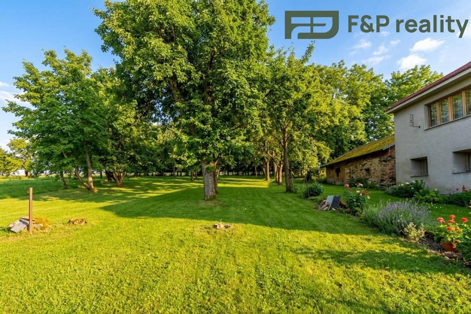 Prodej pozemku 1000 m² - foto 2