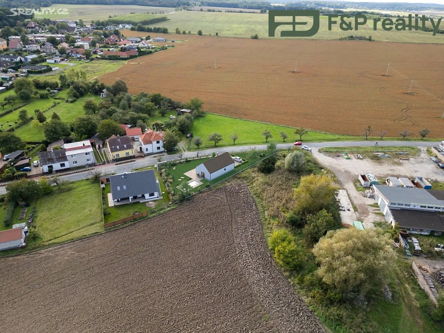 Prodej pozemku 900 m² - foto 3
