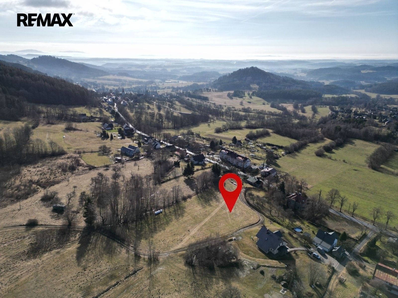 Prodej pozemku 1643 m² - foto 1