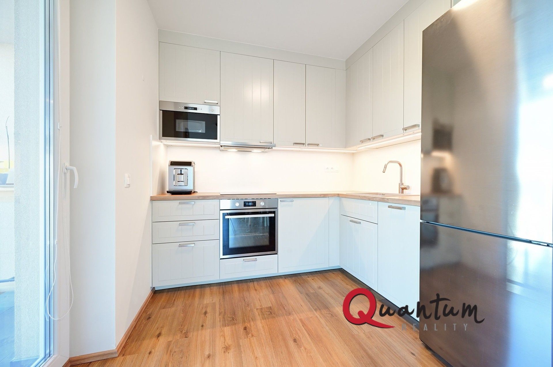 Prodej bytu 3+kk 74 m² - foto 2