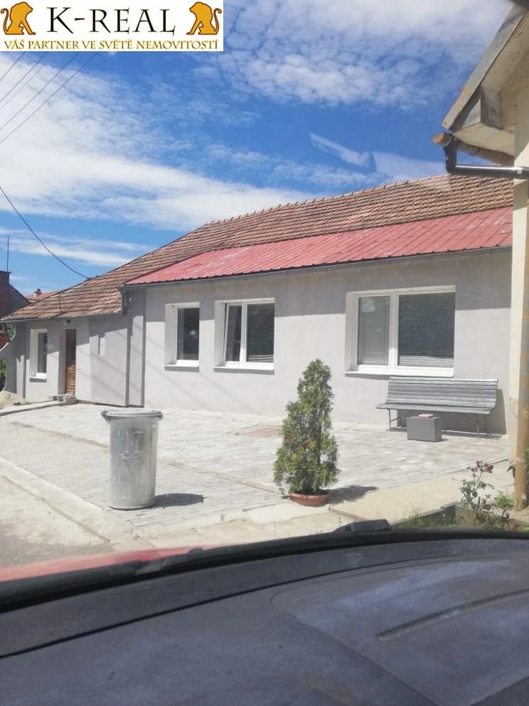 Pronájem bytu 2+1 60 m² - foto 1