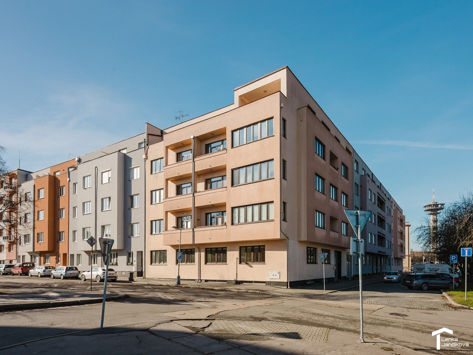 Pronájem bytu 2+1 90 m² - foto 1