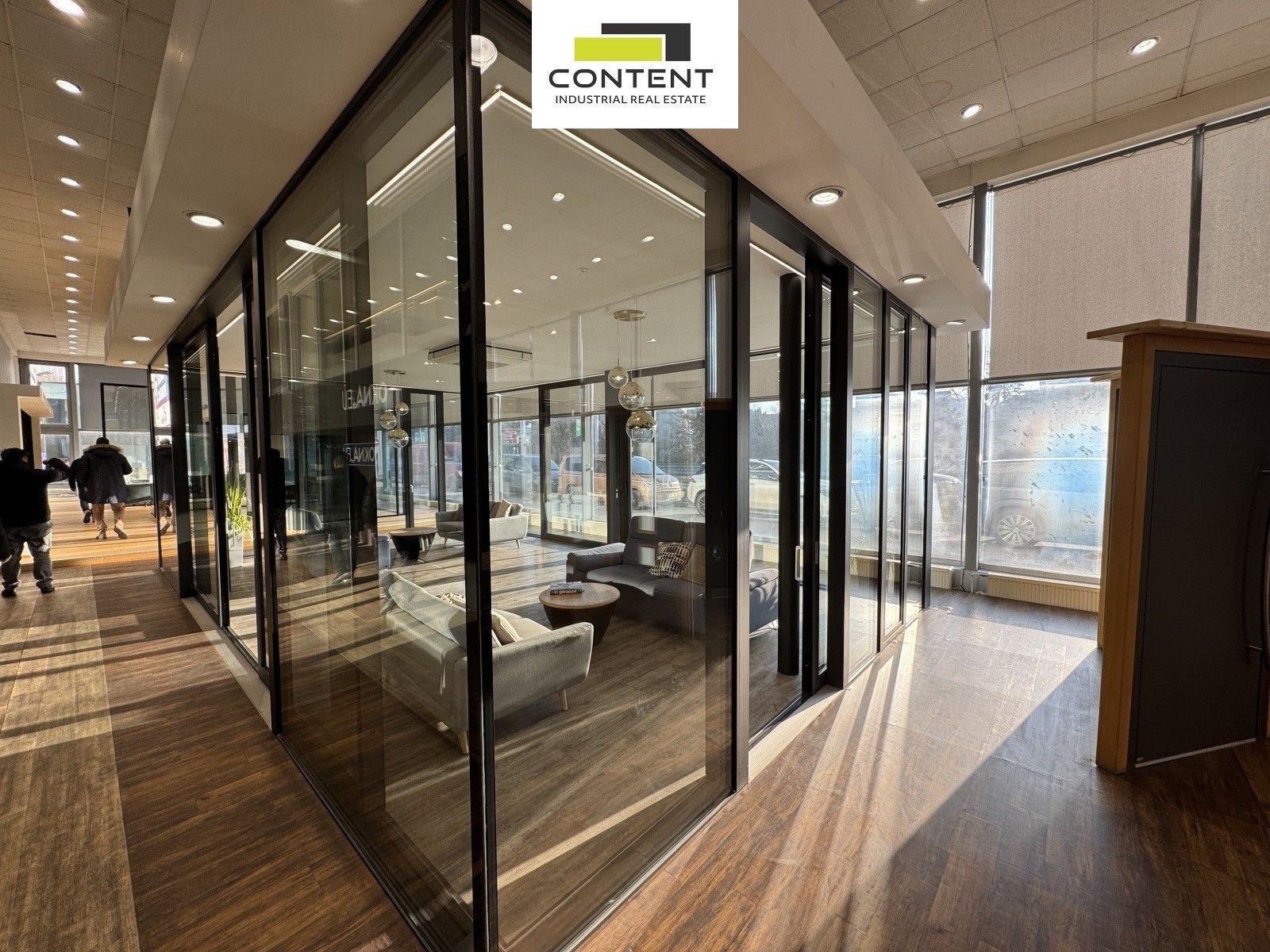 Pronájem komerčního prostoru 1000 m² - foto 6