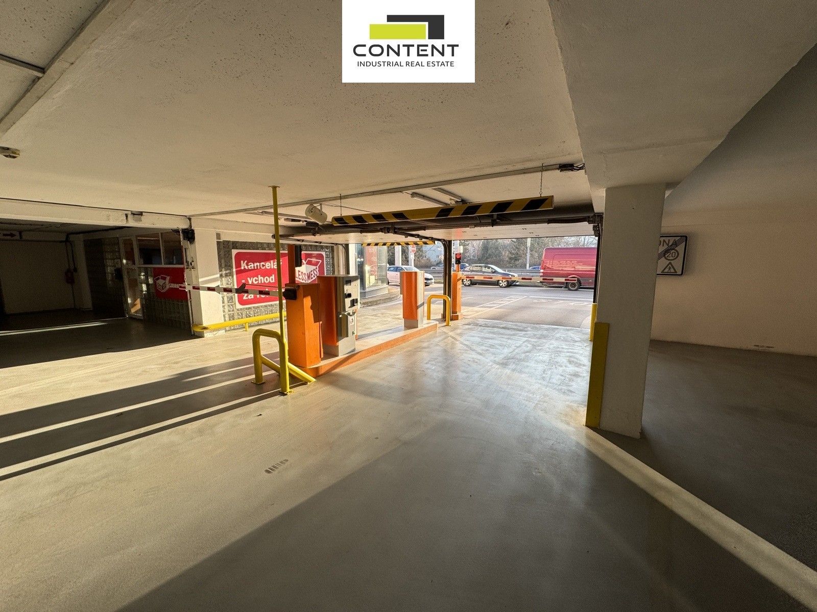 Pronájem komerčního prostoru 1000 m² - foto 14