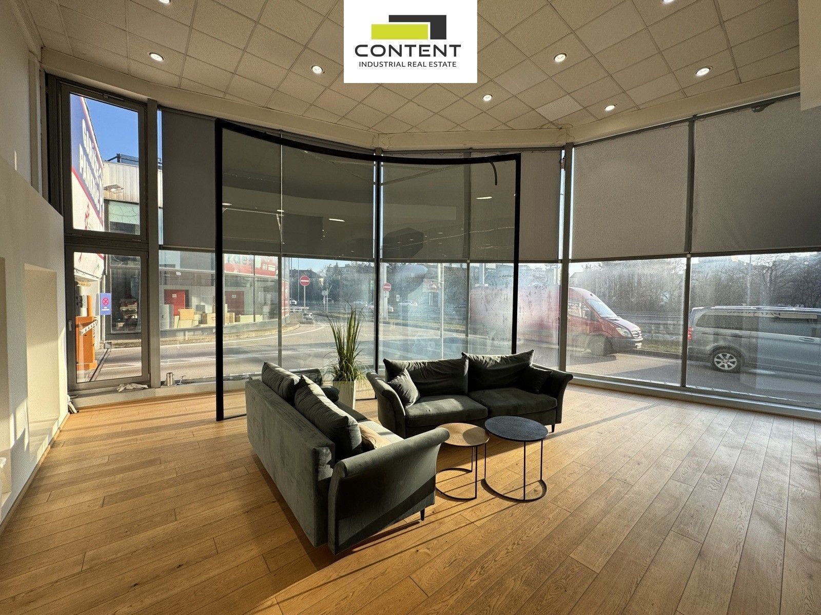 Pronájem komerčního prostoru 1000 m² - foto 11