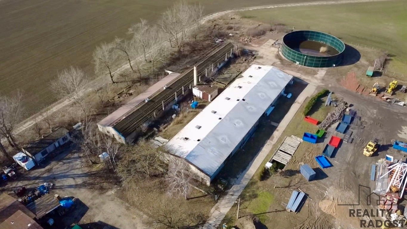 Prodej komerčního prostoru 5400 m² - foto 1