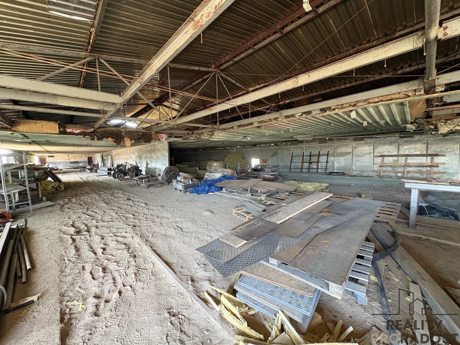 Prodej komerčního prostoru 5400 m² - foto 13