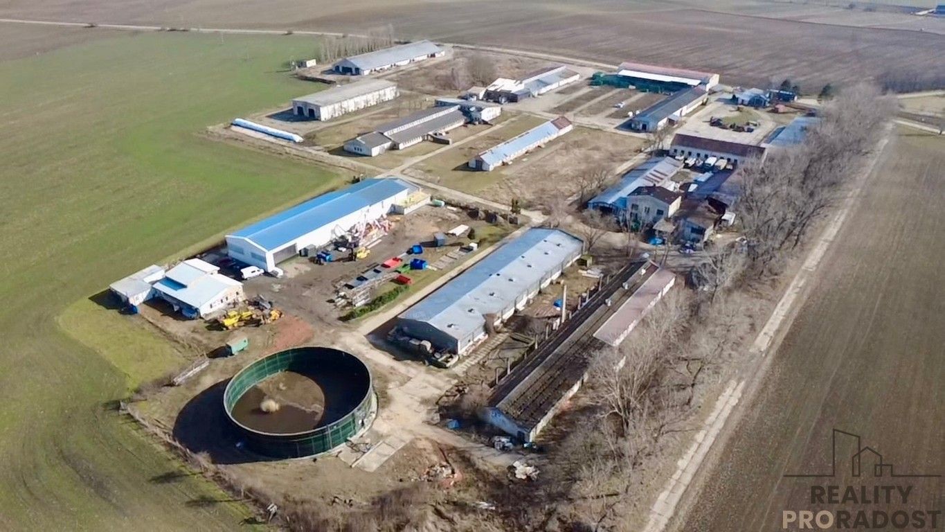 Prodej komerčního prostoru 5400 m² - foto 19