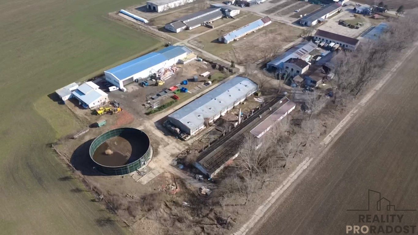Prodej komerčního prostoru 5400 m² - foto 17