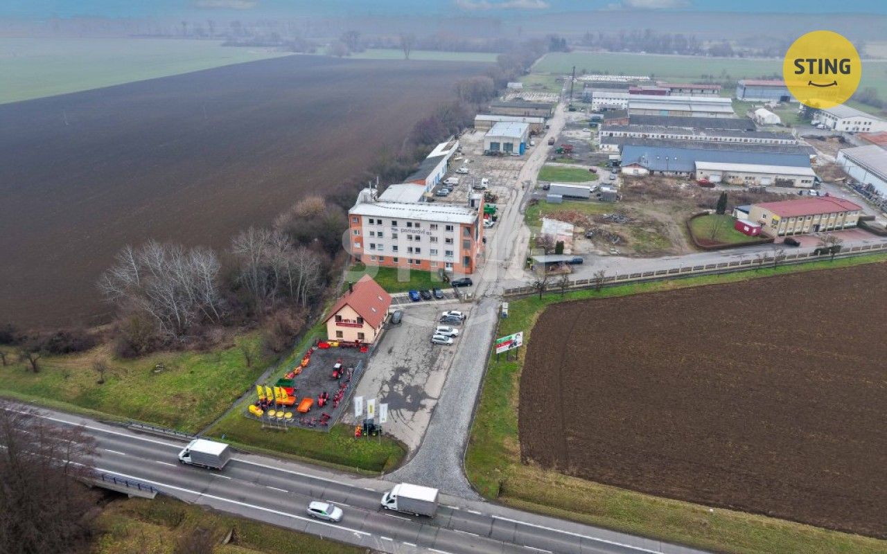 Pronájem komerčního prostoru 300 m² - foto 5