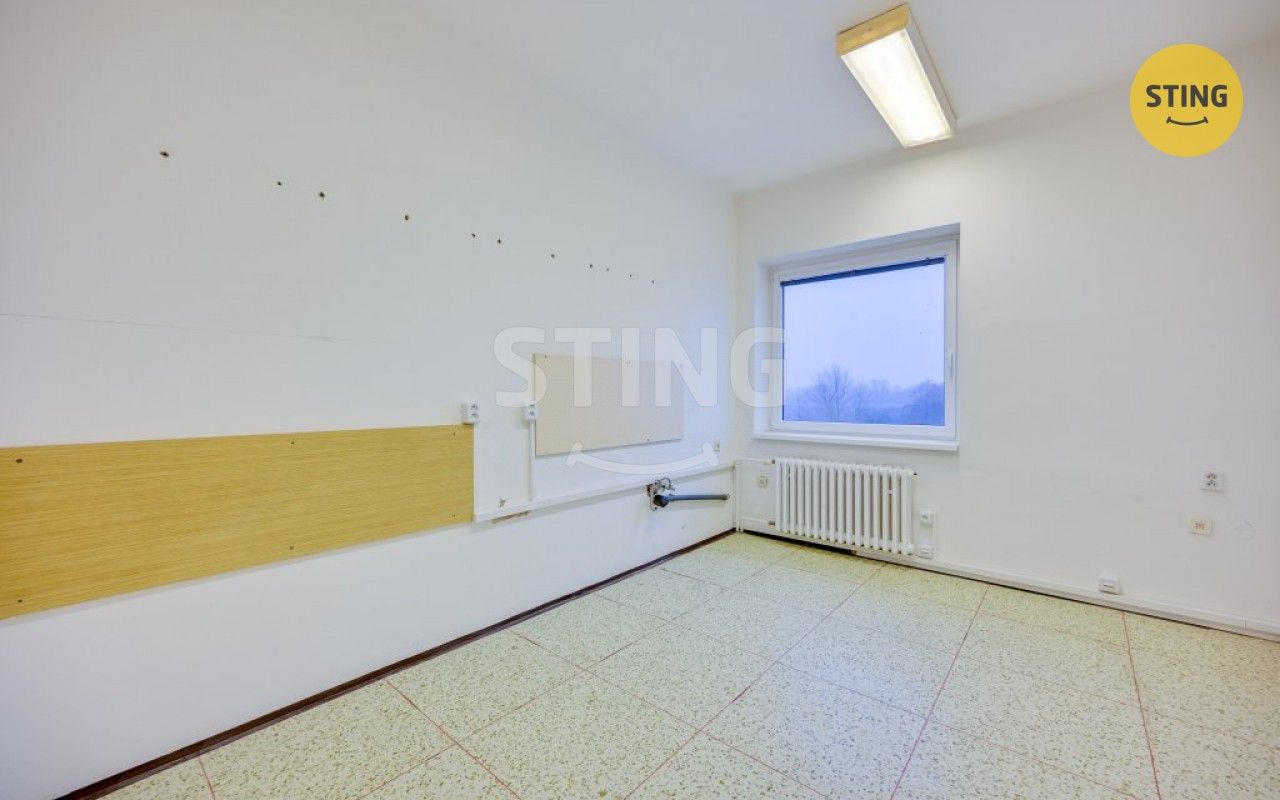 Pronájem komerčního prostoru 300 m² - foto 17