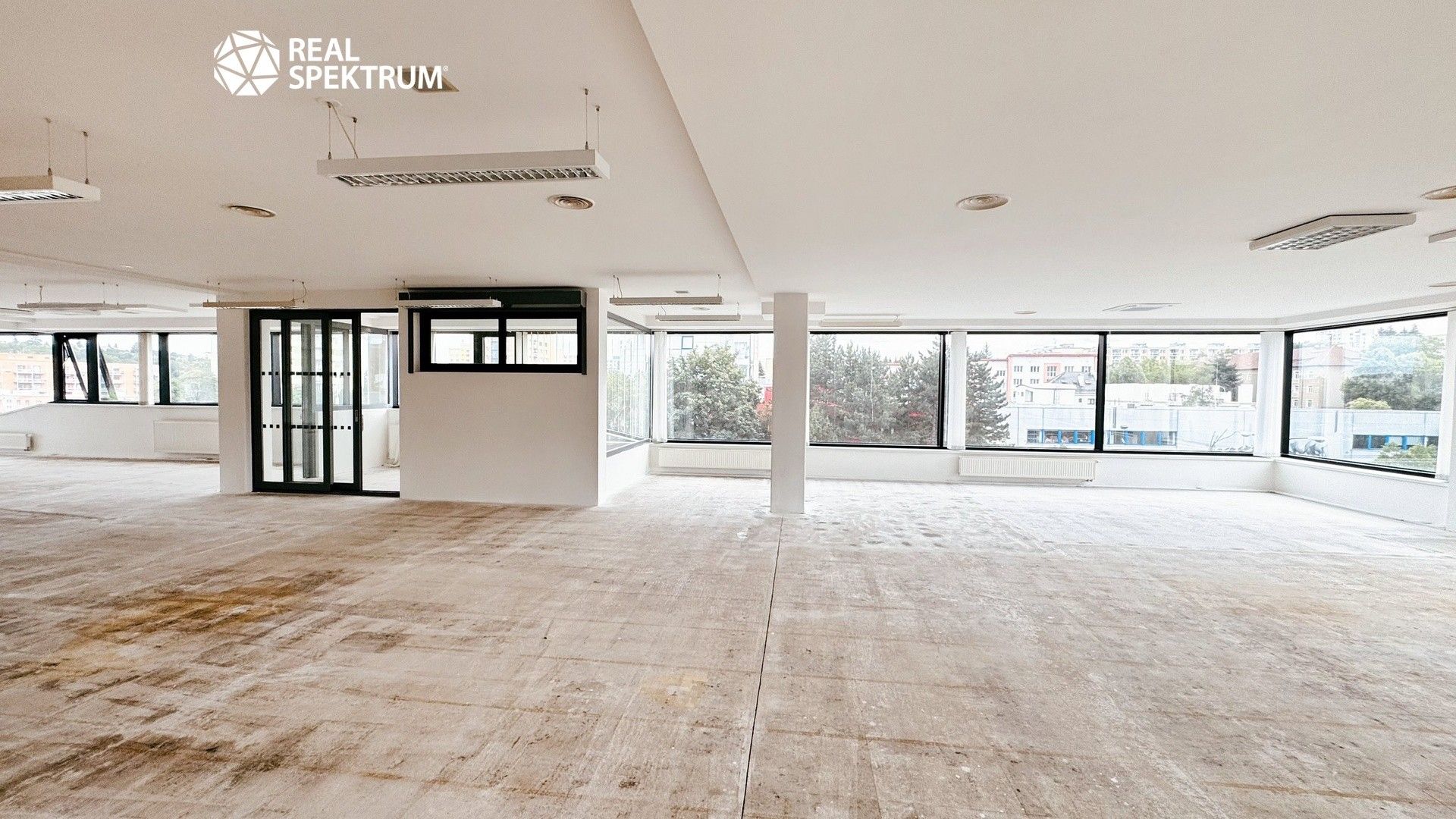 Pronájem komerčního prostoru 427 m² - foto 8