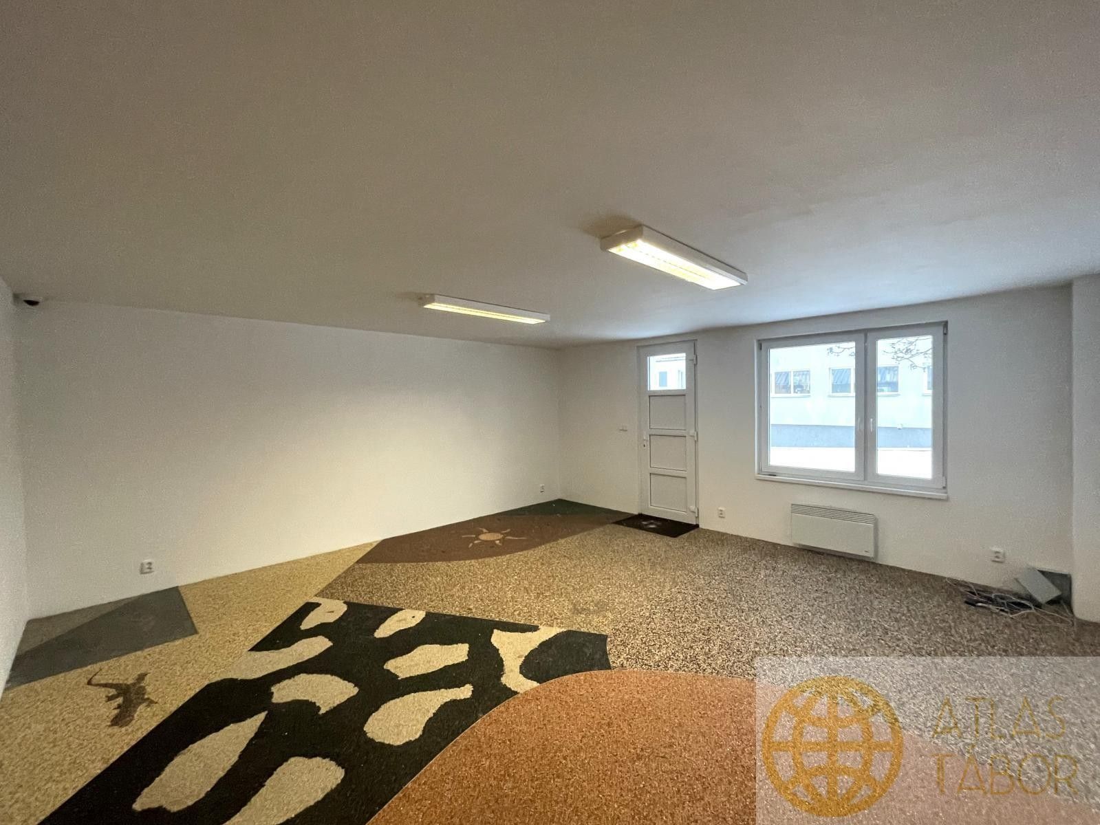 Pronájem komerčního prostoru 95 m² - foto 3