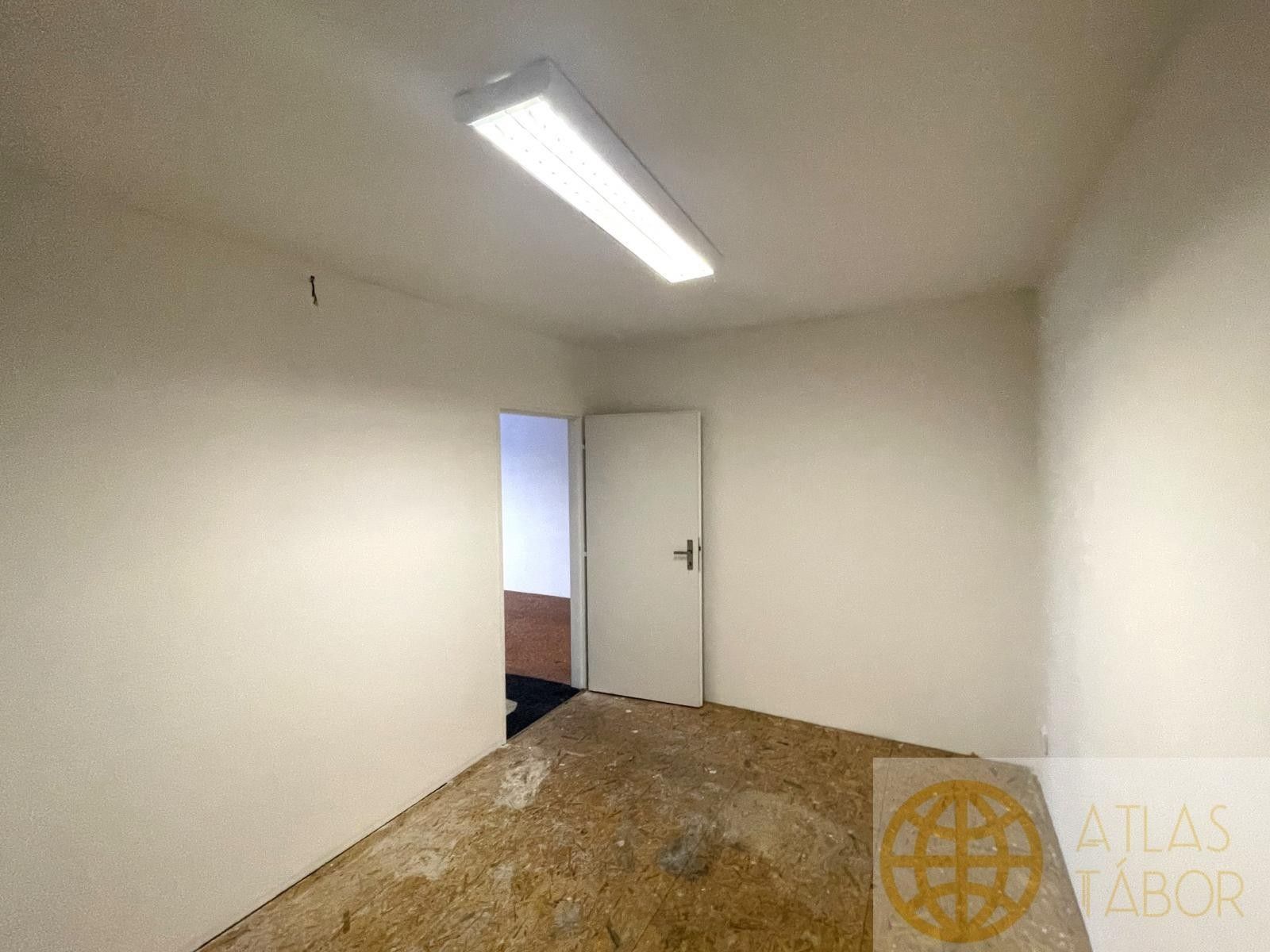 Pronájem komerčního prostoru 95 m² - foto 6