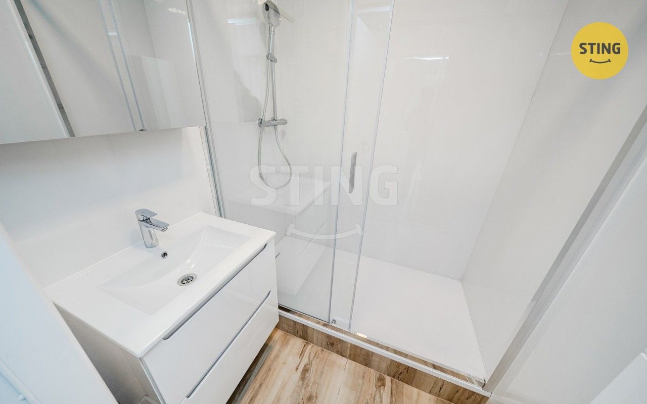 Pronájem bytu 3+1 78 m² - foto 5
