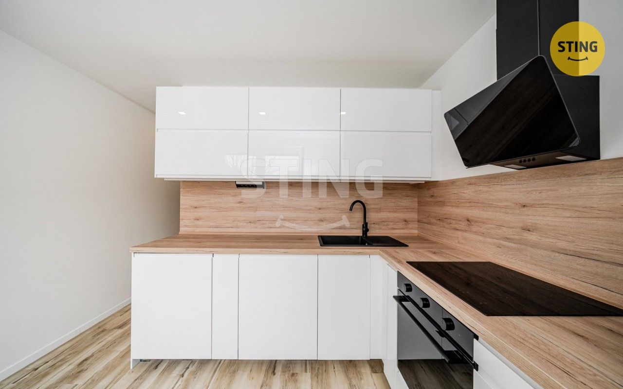 Pronájem bytu 3+1 78 m² - foto 2
