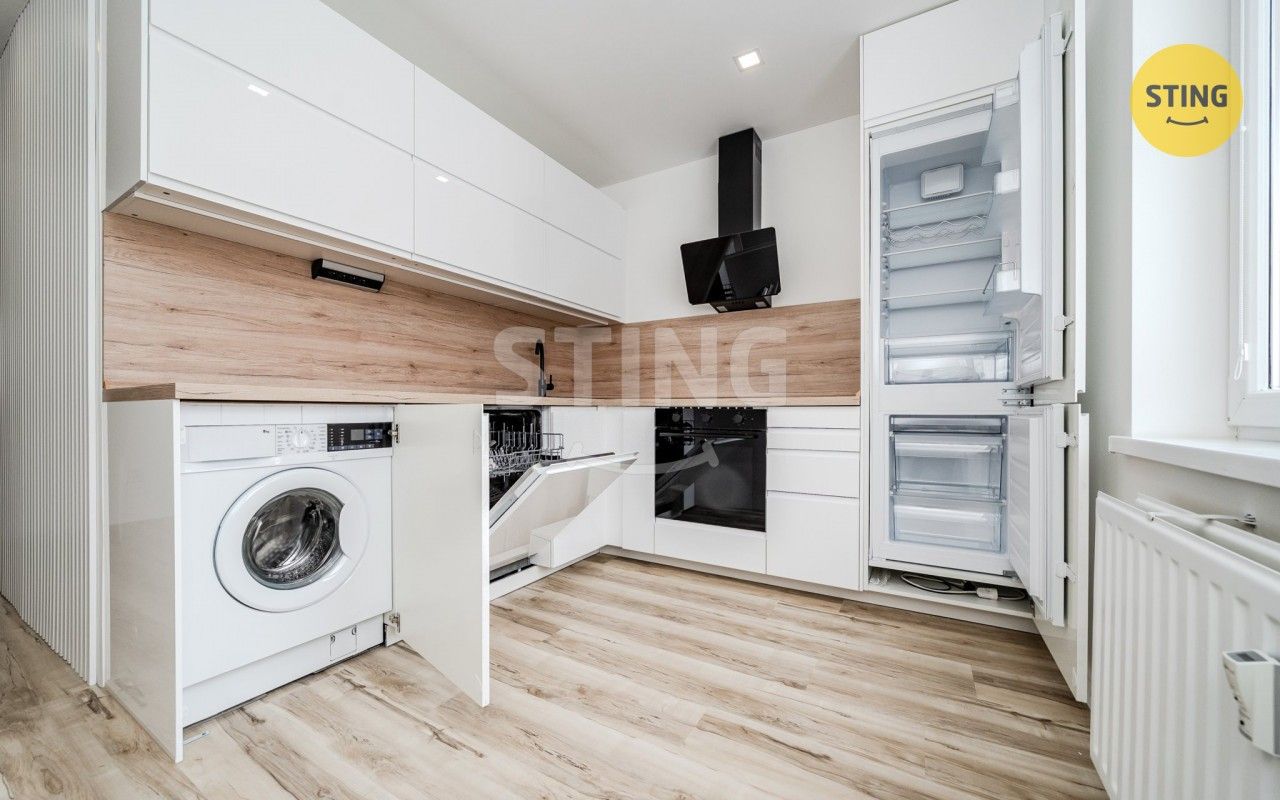 Pronájem bytu 3+1 78 m² - foto 3