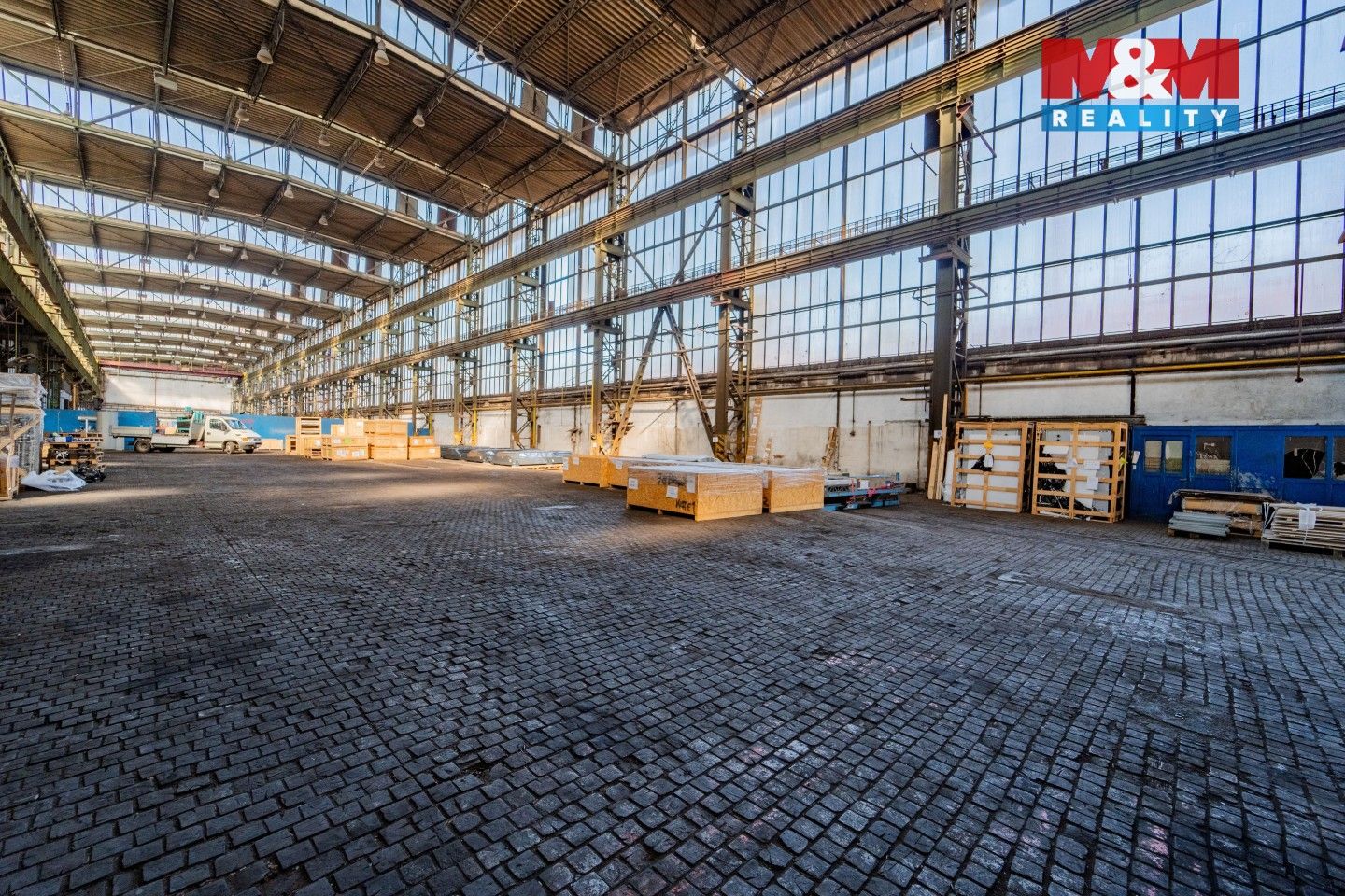 Pronájem komerčního prostoru 1000 m² - foto 4