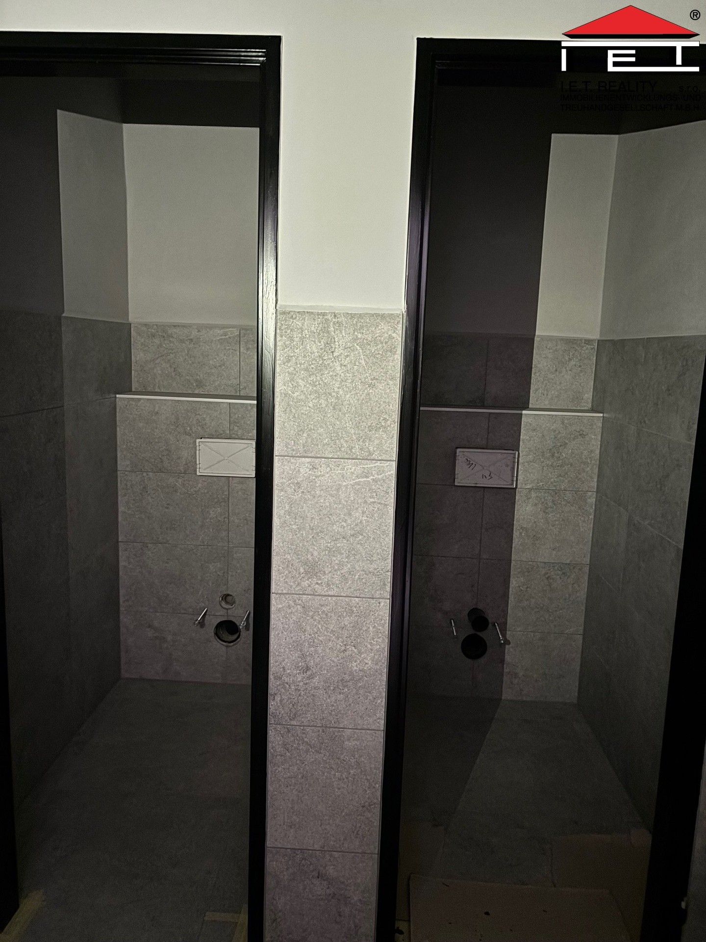 Pronájem komerčního prostoru 1600 m² - foto 5