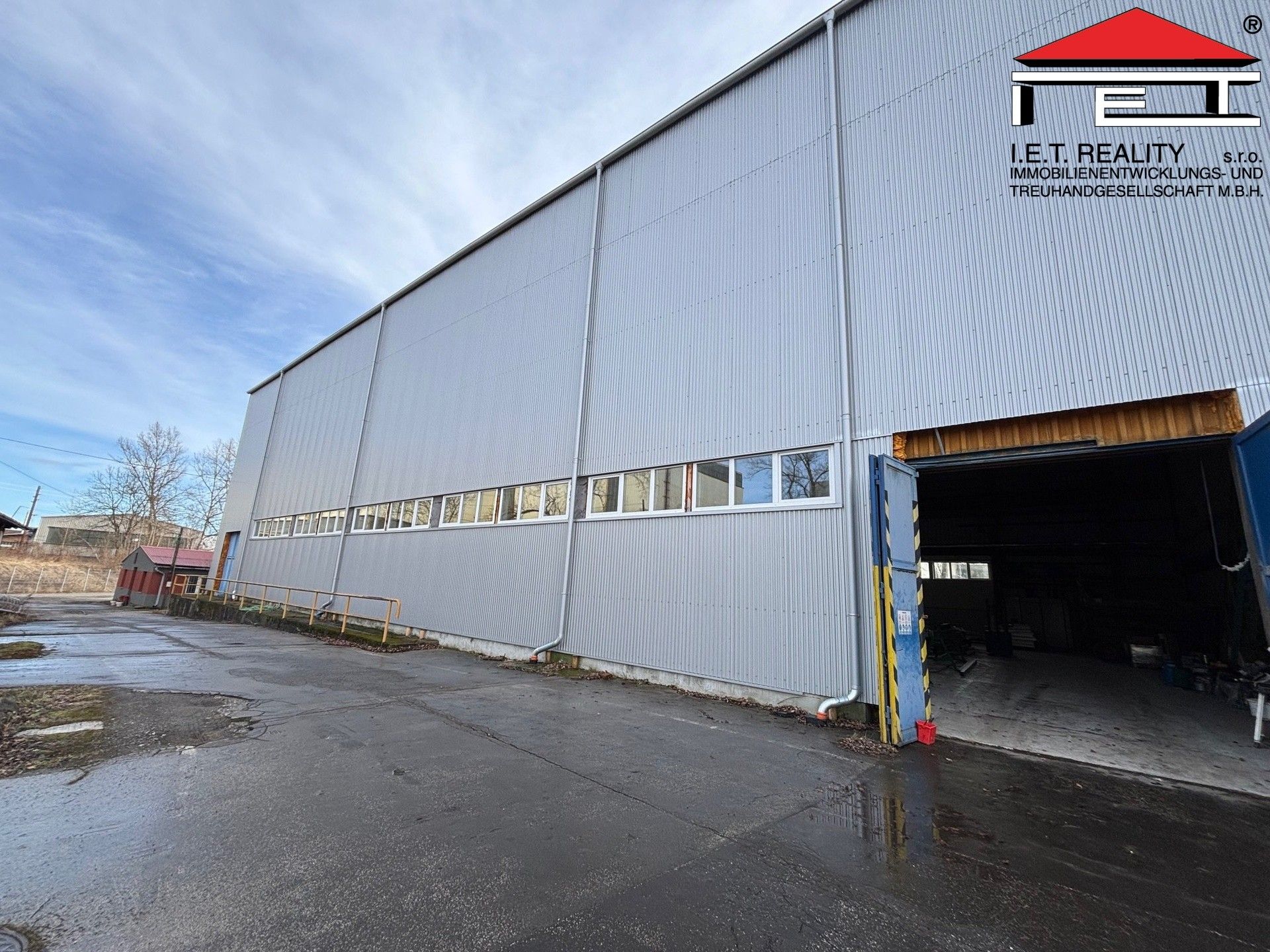 Pronájem komerčního prostoru 1600 m² - foto 6