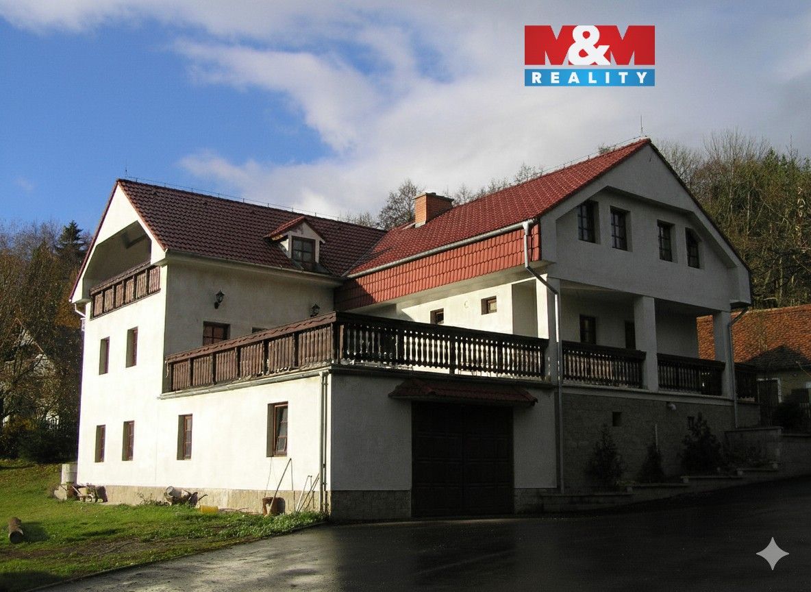 Prodej komerčního prostoru 850 m² - foto 1