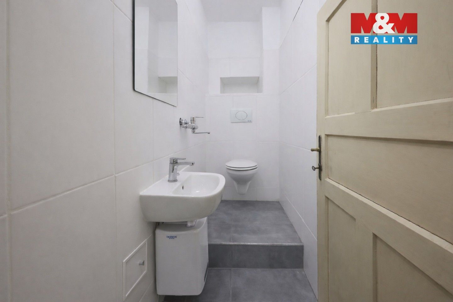 Pronájem komerčního prostoru 61 m² - foto 11