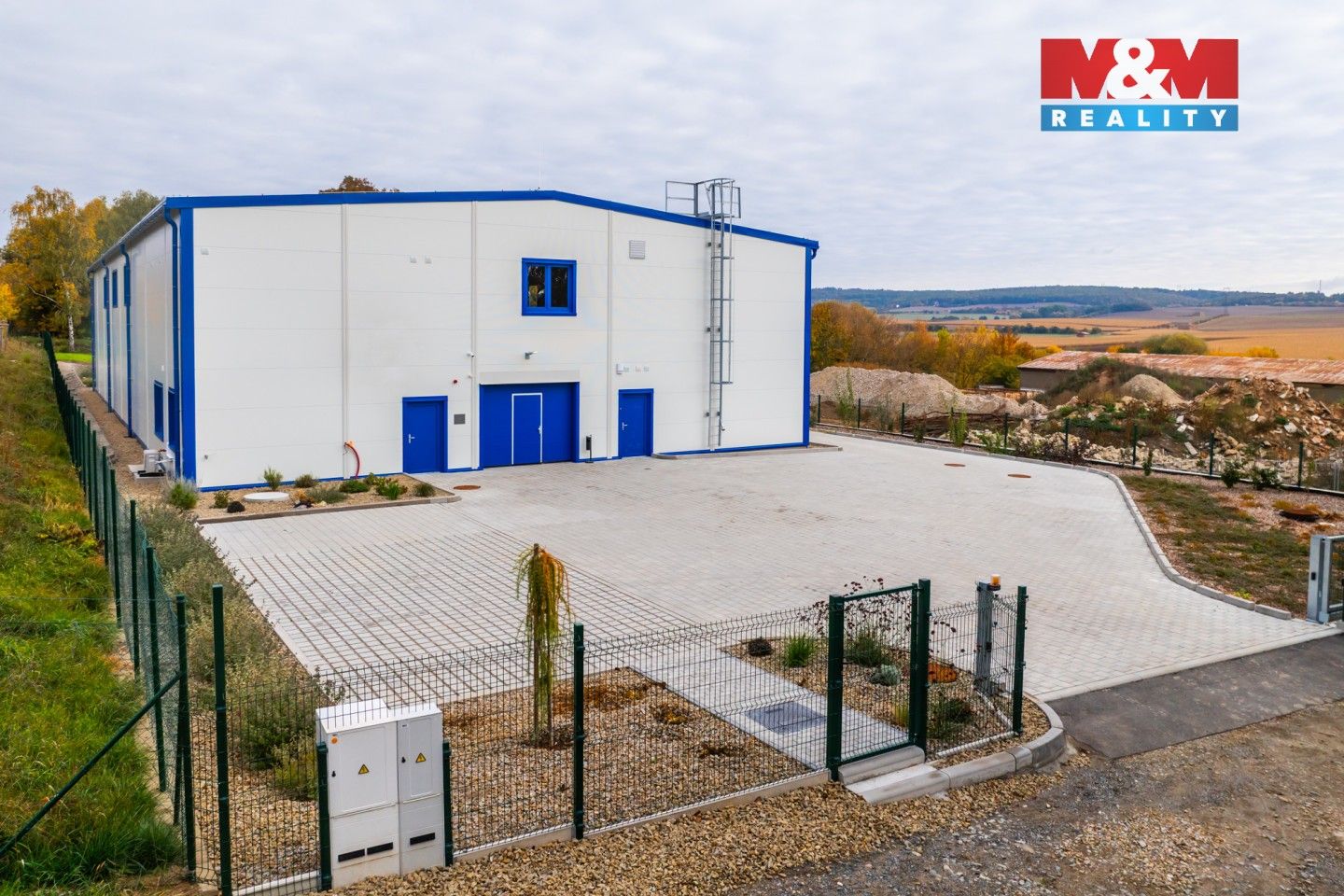 Prodej komerčního prostoru 940 m² - foto 2