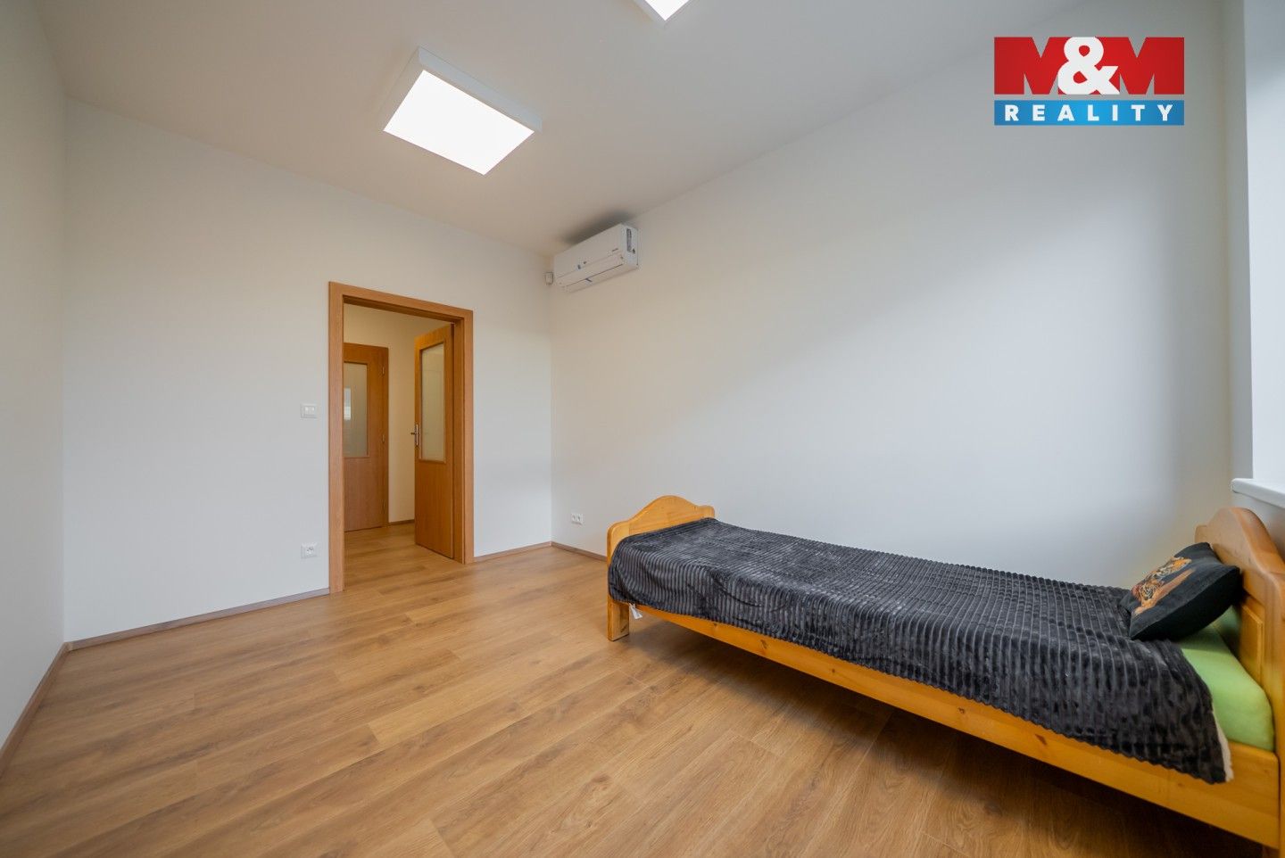 Prodej komerčního prostoru 940 m² - foto 12