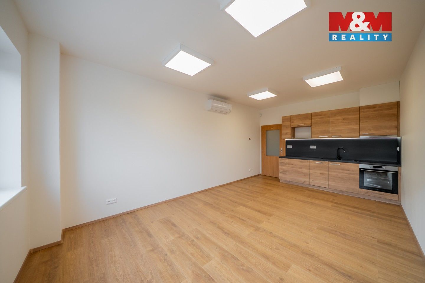 Prodej komerčního prostoru 940 m² - foto 13