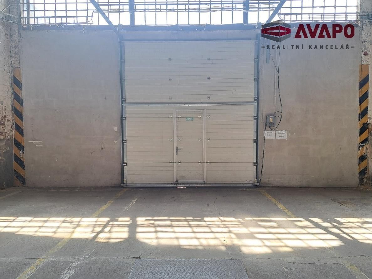 Pronájem komerčního prostoru 520 m² - foto 7