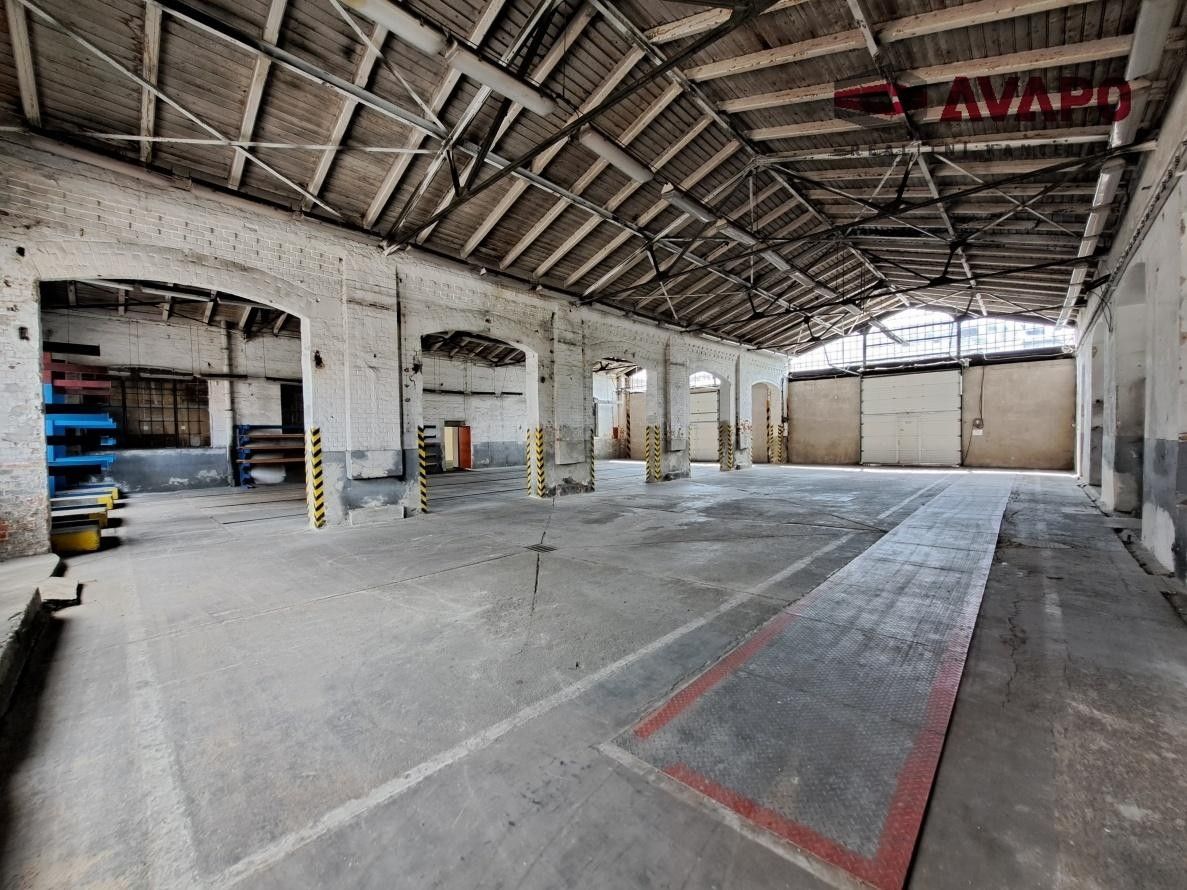 Pronájem komerčního prostoru 520 m² - foto 11