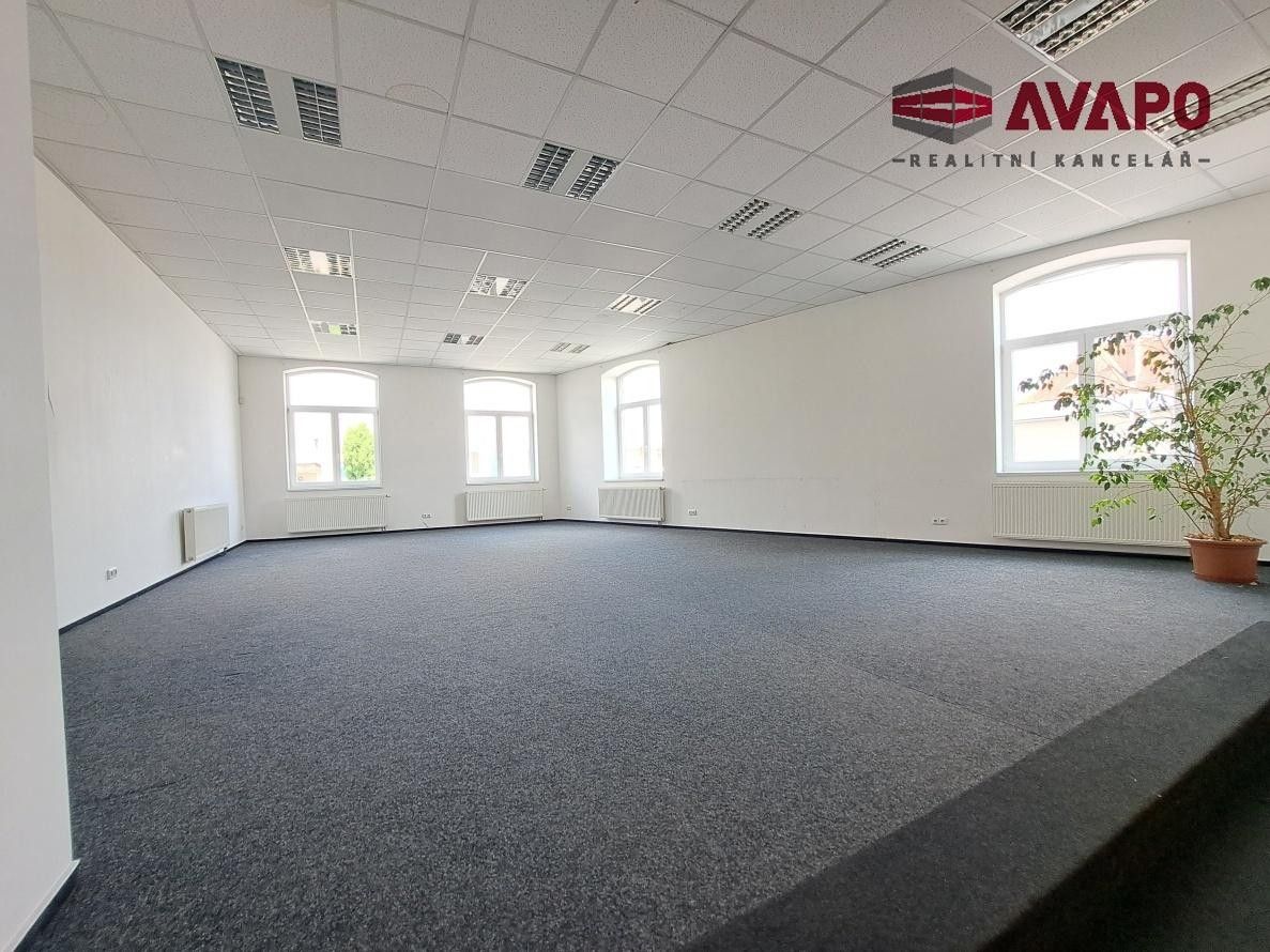 Pronájem komerčního prostoru 305 m² - foto 3
