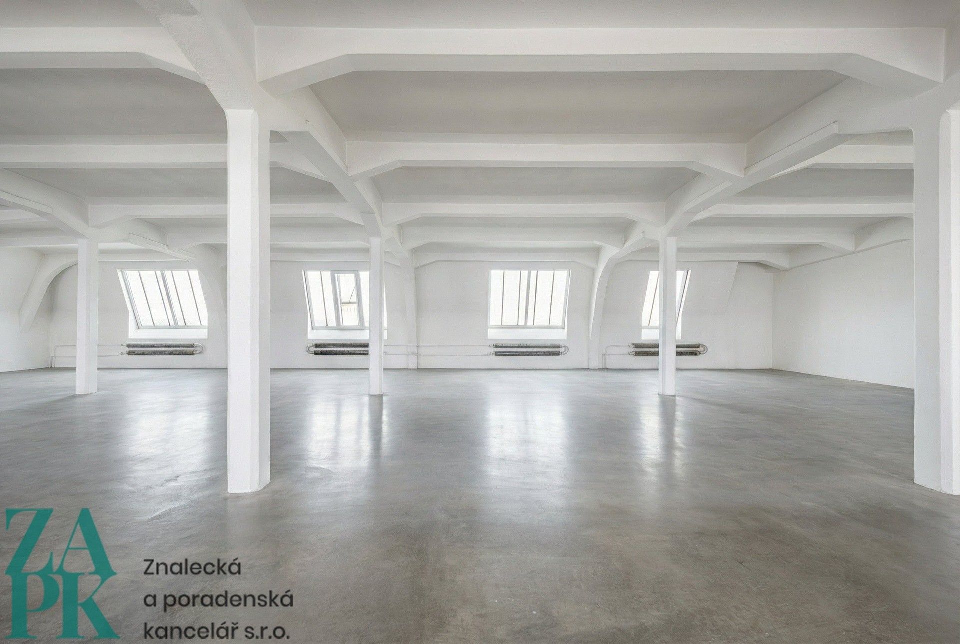 Pronájem komerčního prostoru 303 m² - foto 1