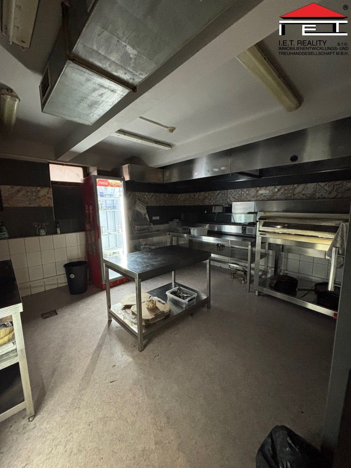 Pronájem komerčního prostoru 350 m² - foto 9