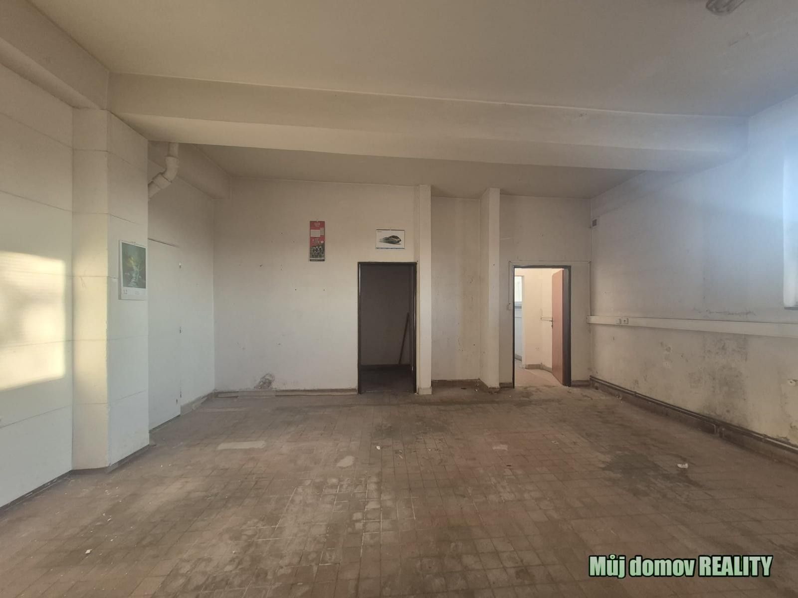 Pronájem komerčního prostoru 595 m² - foto 3