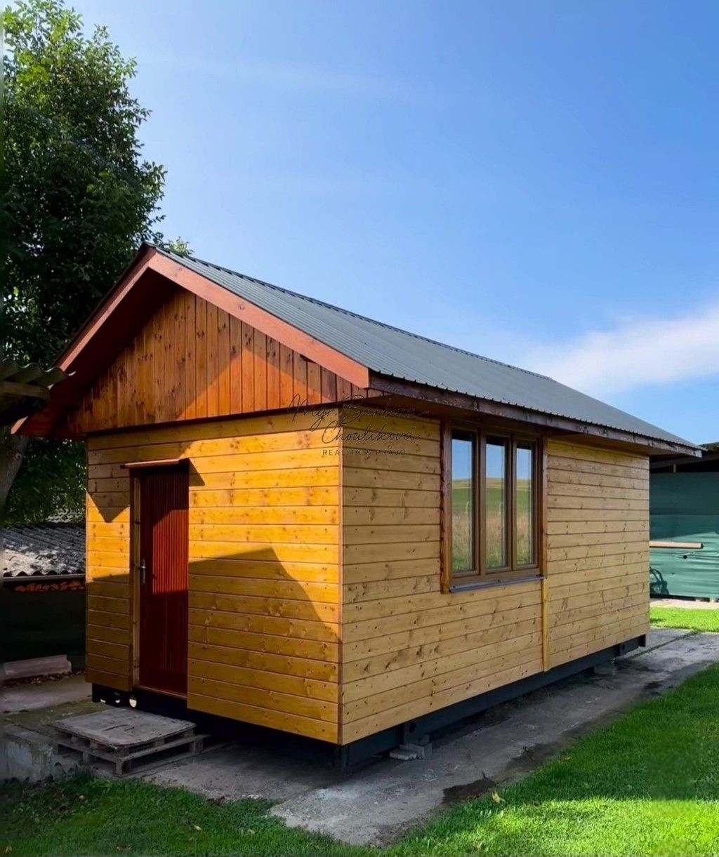 Prodej nemovitosti 18 m² - foto 1