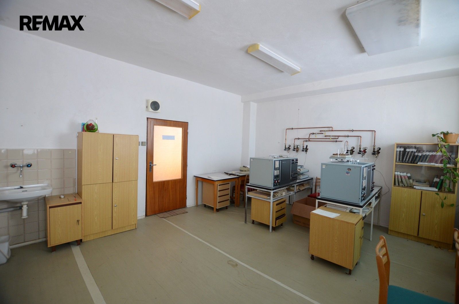 Pronájem komerčního prostoru 92 m² - foto 2