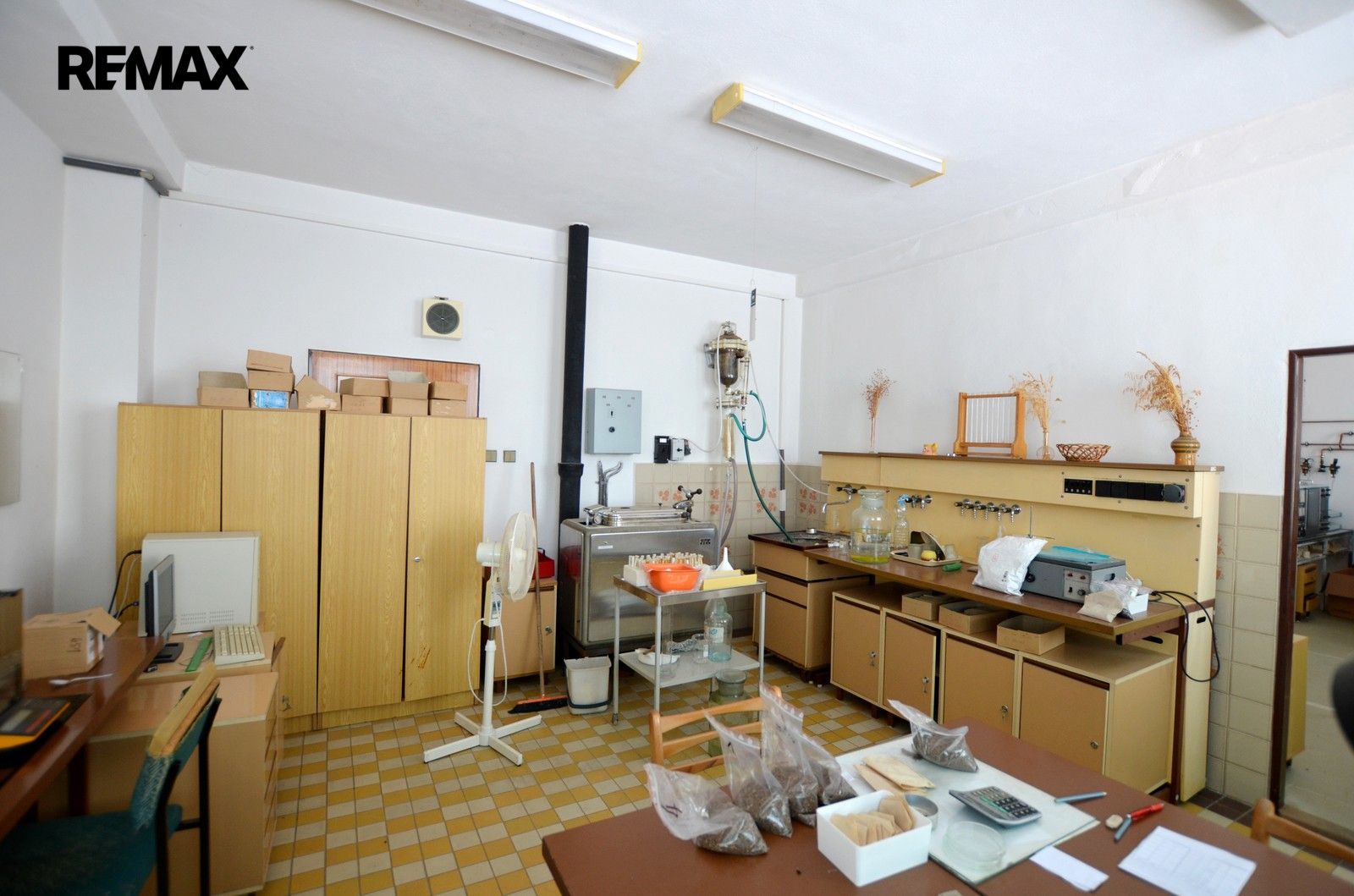 Pronájem komerčního prostoru 92 m² - foto 9