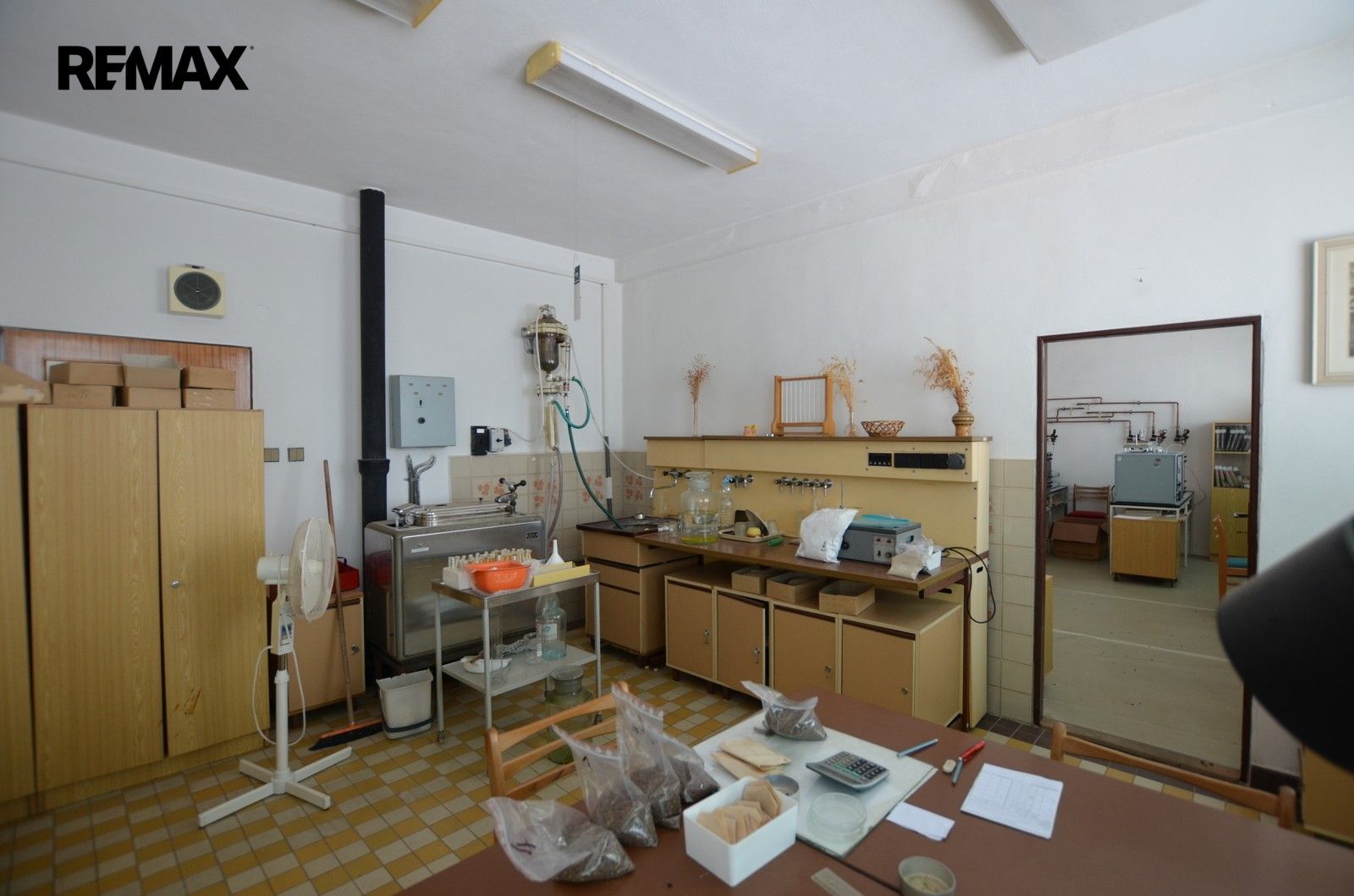 Pronájem komerčního prostoru 92 m² - foto 12