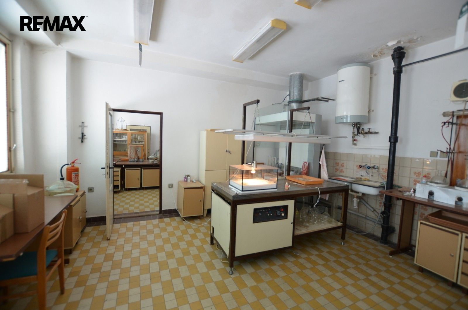 Pronájem komerčního prostoru 92 m² - foto 16
