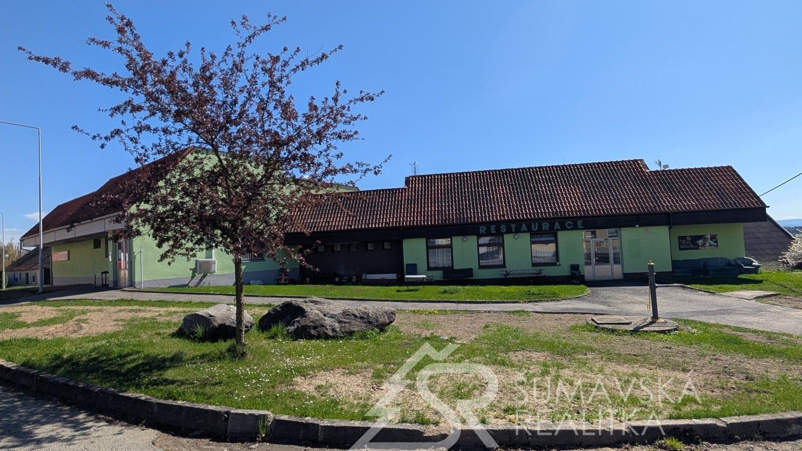 Prodej komerčního prostoru 494 m² - foto 1